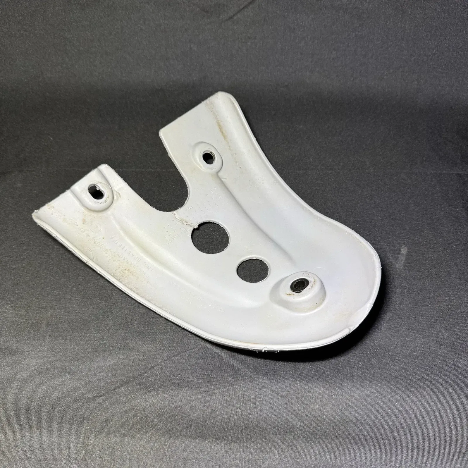 (Cracked) HONDA SKID PLATE HUSKY GRAY 2003-2005 CRF150F / 2003-2019 CRF230F OEM