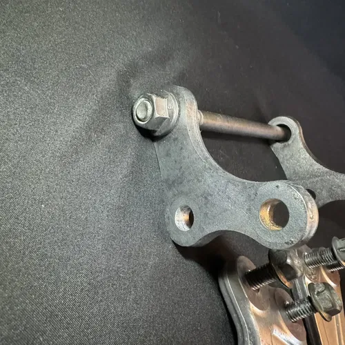 2020 Yamaha YZ450F Motor Mounts Brackets Hangers OEM YZ 450F 2018-2022