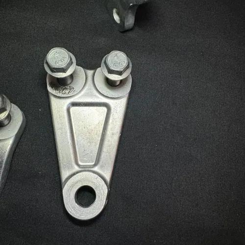 2020 Yamaha YZ450F Motor Mounts Brackets Hangers OEM YZ 450F 2018-2022