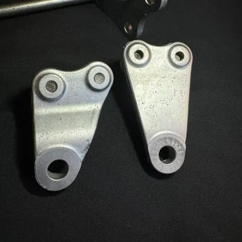 2020 Yamaha YZ450F Motor Mounts Brackets Hangers OEM YZ 450F 2018-2022