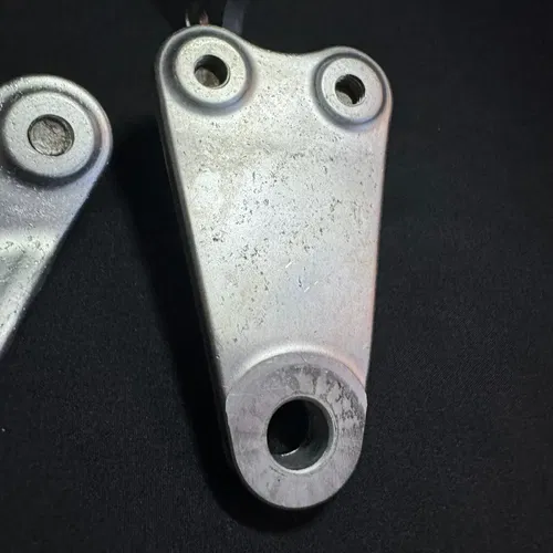 2020 Yamaha YZ450F Motor Mounts Brackets Hangers OEM YZ 450F 2018-2022
