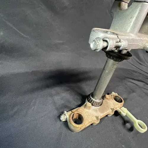 03-06 Kawasaki KLX125 125L Triple Clamps Triple Tree 44037-S003 S13 4101