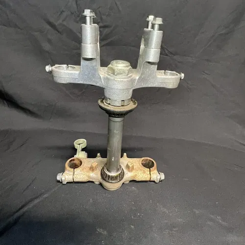 03-06 Kawasaki KLX125 125L Triple Clamps Triple Tree 44037-S003 S13 4101