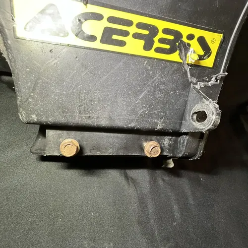 00-23 Yamaha TTR125 TTR 125 Air Box Complete With Strap Air Filter Rubber Fender