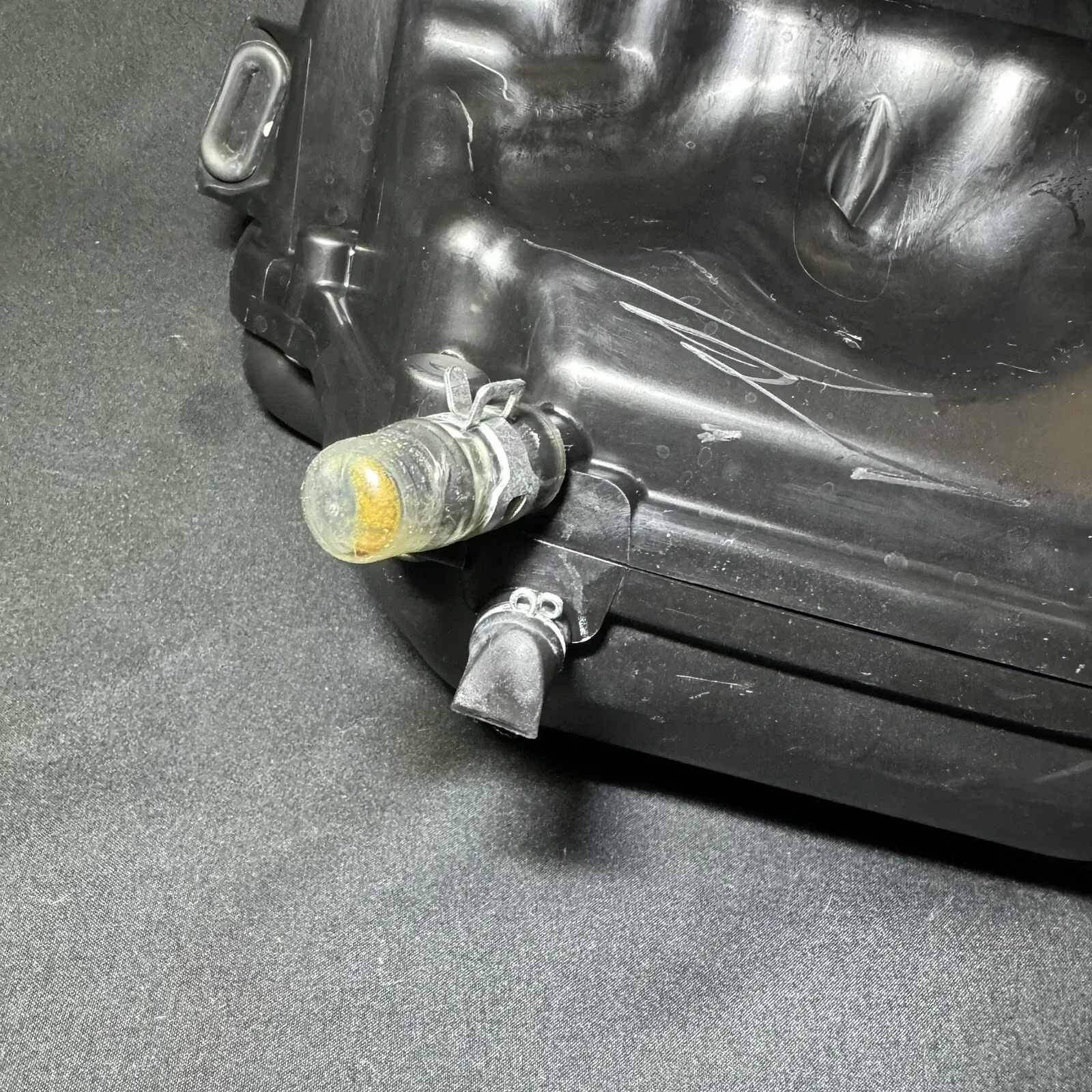 2014-2020 HONDA GROM 125 OEM AIRBOX AIR INTAKE FILTER BOX 17225-K26-921