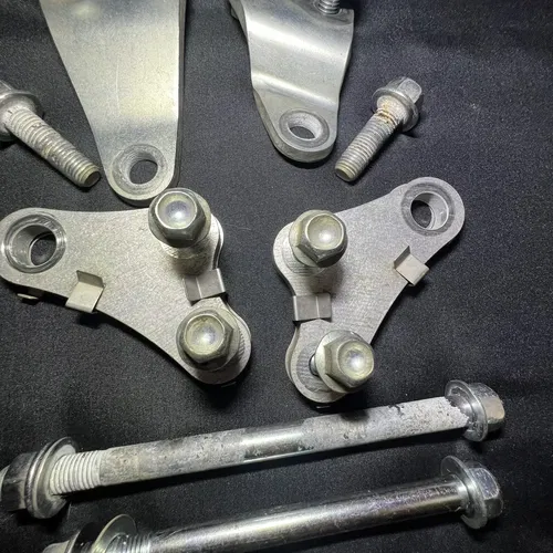 2021 Yamaha YZ450F Motor Mounts Brackets Hangers OEM YZ 450F 2018-2022