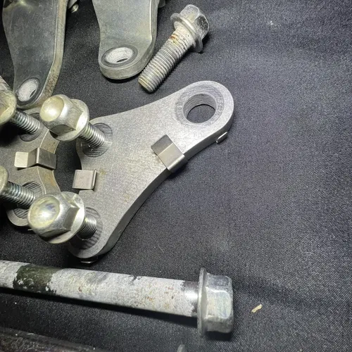 2021 Yamaha YZ450F Motor Mounts Brackets Hangers OEM YZ 450F 2018-2022