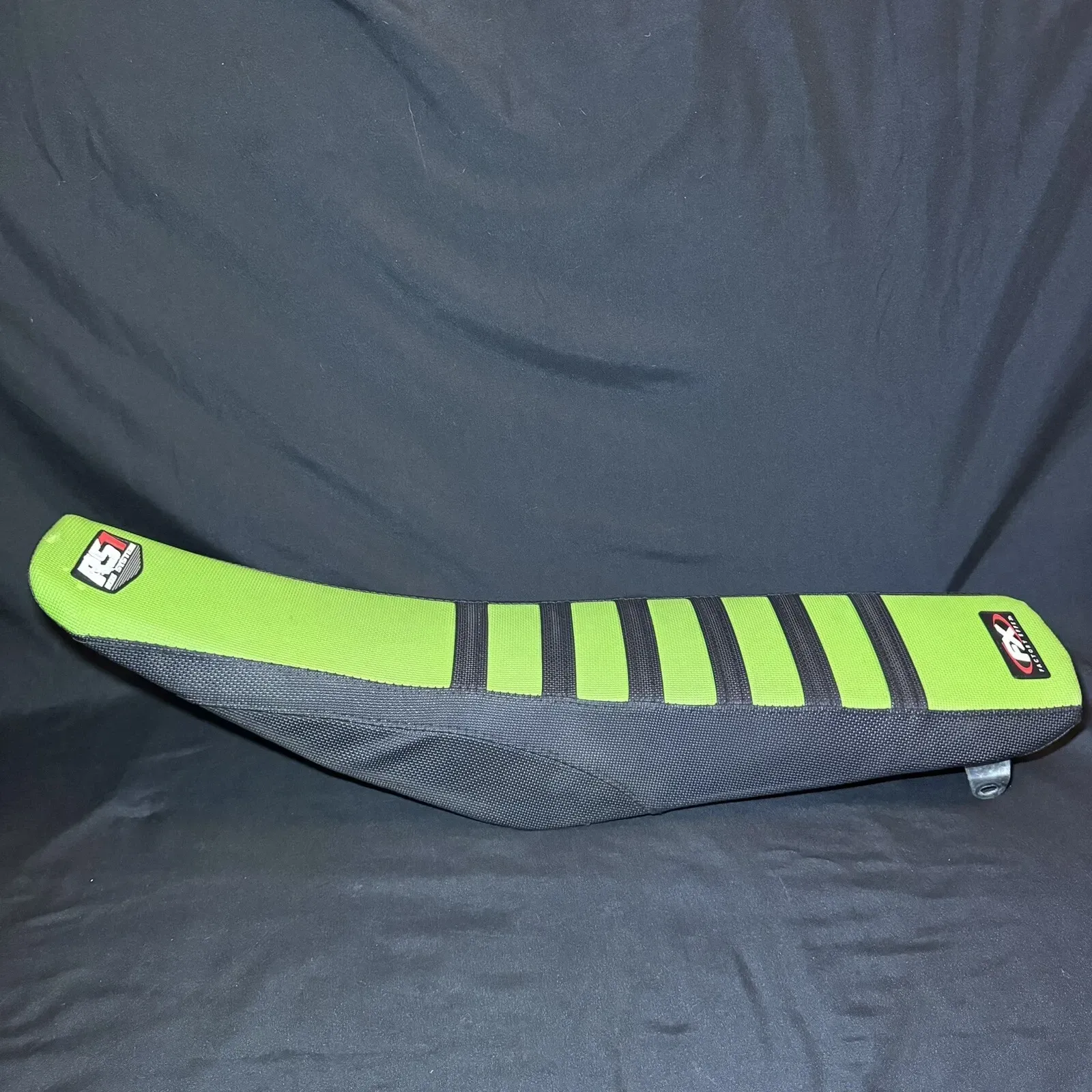 Clean 2012-2015 Kawasaki KX450F Gripper Seat Saddle Base Foam Cover