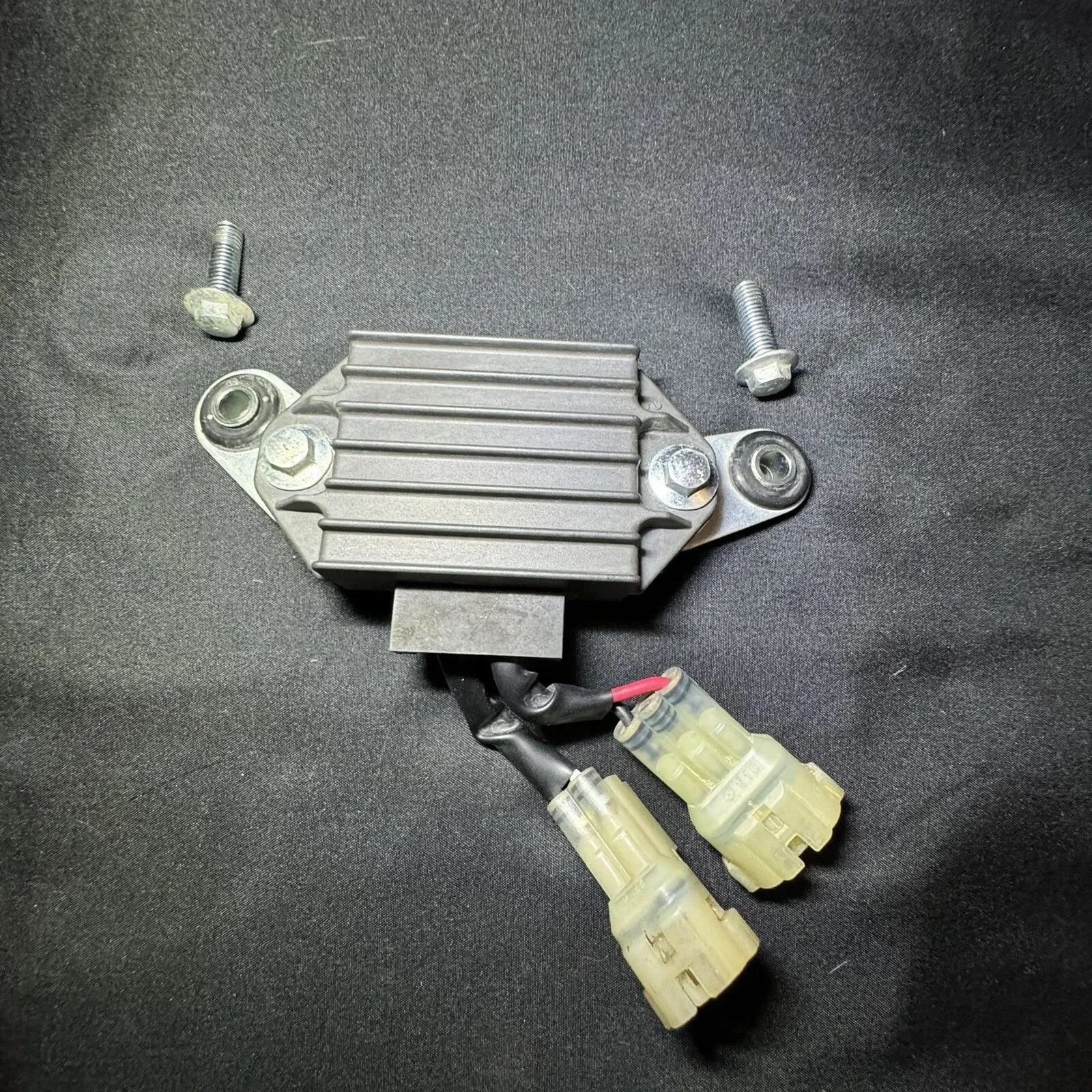 2014-2018 YAMAHA YZ450F YZ250F Rectifier Regulator 1SL-81960-00-00 YZF250 YZF450