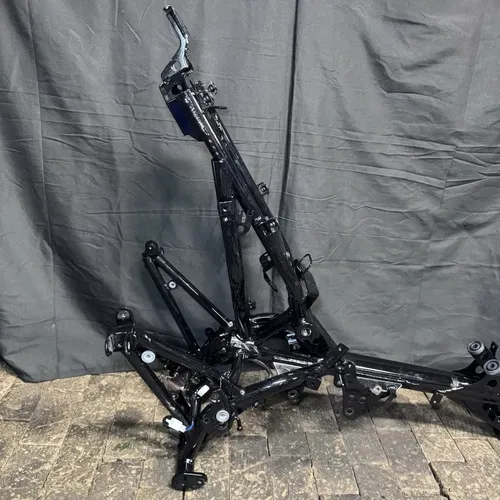 2017-2023 23 Kawasaki Z125 PRO BR125 Kawi OEM Main Frame Chassis BOS 32160-1835