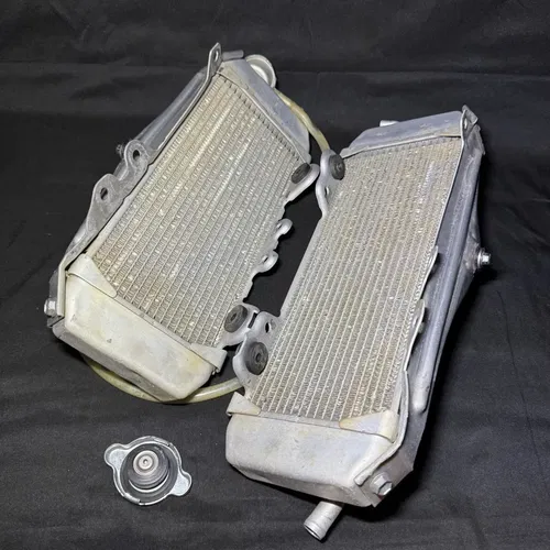2009-16 Kawasaki KX250F radiator pair with hoses
