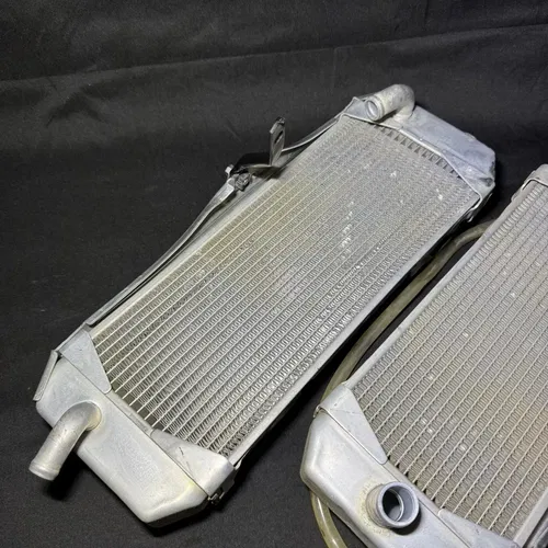 2009-16 Kawasaki KX250F radiator pair with hoses