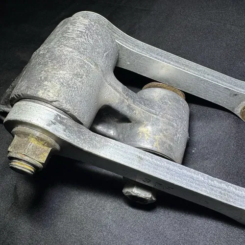 2002 01-03 RM125 RM 125 RM250 OEM Rear Shock Linkage Cushion Rod Lever Arm Pivot