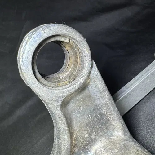 2002 01-03 RM125 RM 125 RM250 OEM Rear Shock Linkage Cushion Rod Lever Arm Pivot