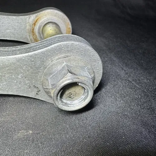 2002 01-03 RM125 RM 125 RM250 OEM Rear Shock Linkage Cushion Rod Lever Arm Pivot