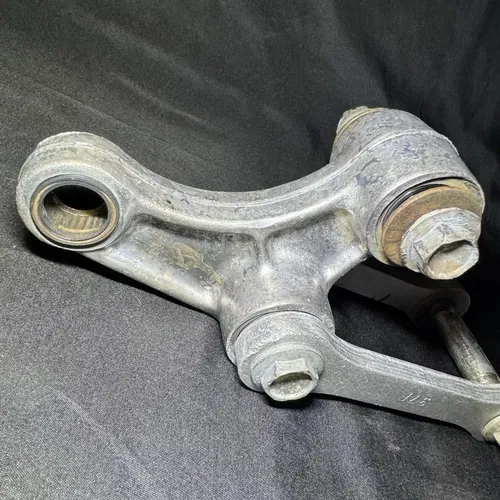 2002 01-03 RM125 RM 125 RM250 OEM Rear Shock Linkage Cushion Rod Lever Arm Pivot