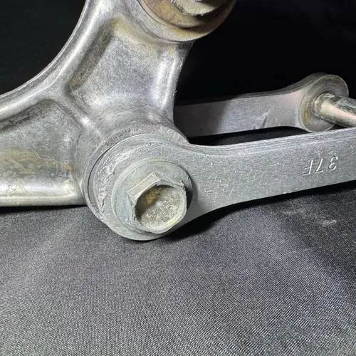 2002 01-03 RM125 RM 125 RM250 OEM Rear Shock Linkage Cushion Rod Lever Arm Pivot