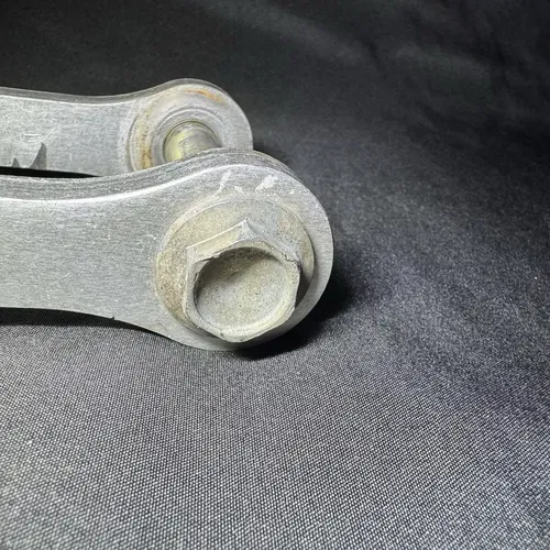 2002 01-03 RM125 RM 125 RM250 OEM Rear Shock Linkage Cushion Rod Lever Arm Pivot