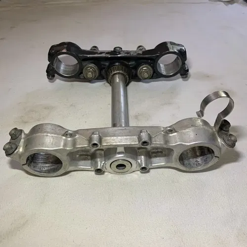 1984 Honda CR250 Triple Clamps 53200-KA4-730 53230-KA5-740 CR 125 250 500 84  OE