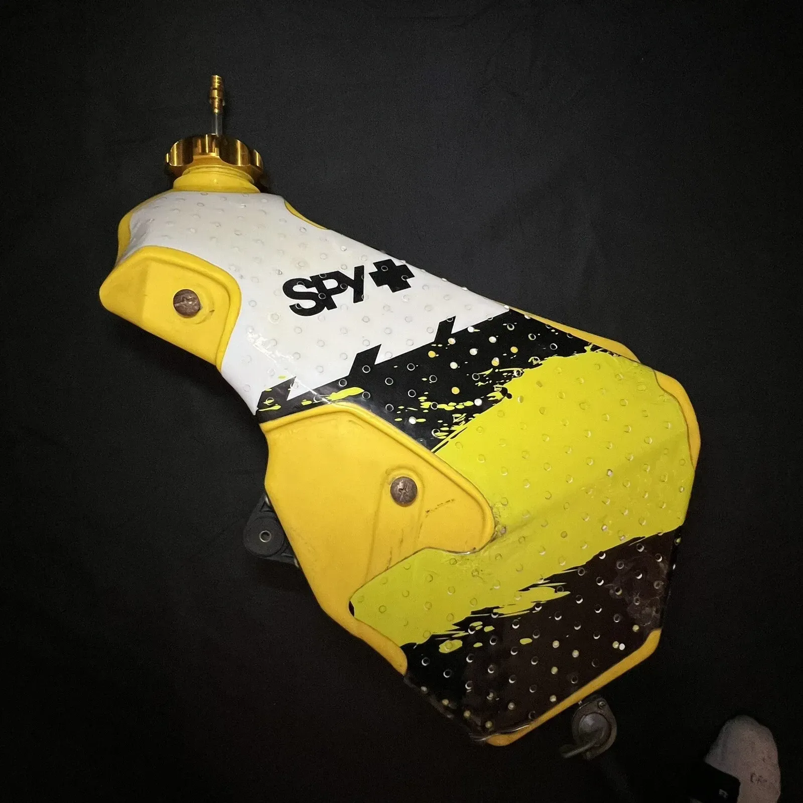 1996-1999 96-99 Suzuki Rm250 Rm 250 Gas Tank Fuel With Cap Petcock and Mounts