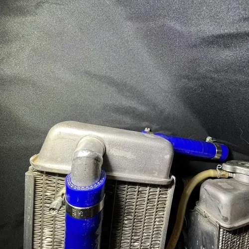 OEM 2002 Yamaha YZ426F OEM LEFT & RIGHT Radiators Coolers Fins Hoses Cap