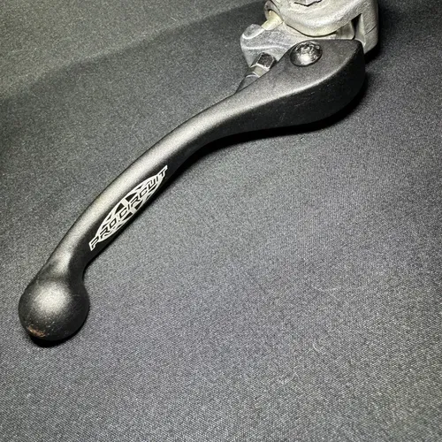 2013 KAWASAKI KX450F OEM NISSIN FRONT BRAKE CALIPER MASTER LEVER 43015-0619
