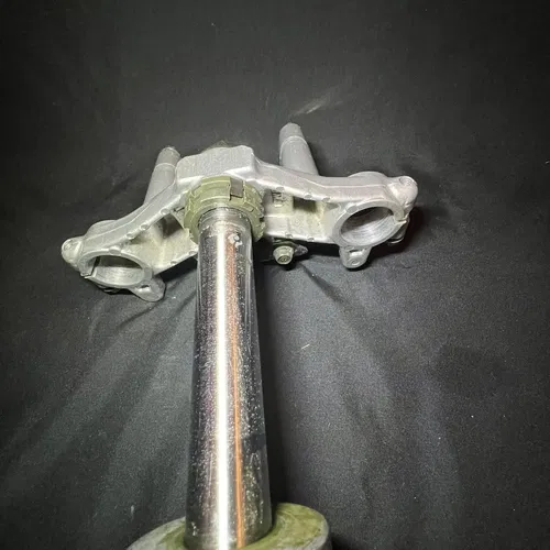 2007 YAMAHA TTR125L TTR 125 OEM FRONT FORKS LOWER UPPER TRIPLE TREE STEM CLAMP