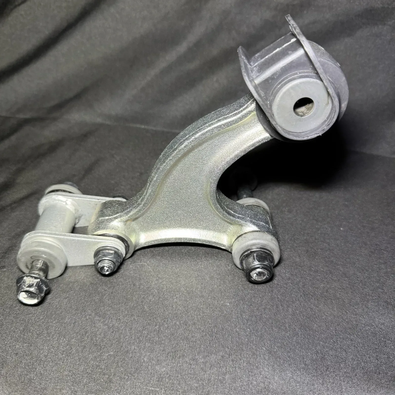 2022 YAMAHA TTR125LE OEM REAR DOGBONE SHOCK LINKAGE LINK 1B2-F217A-01-00 08-24