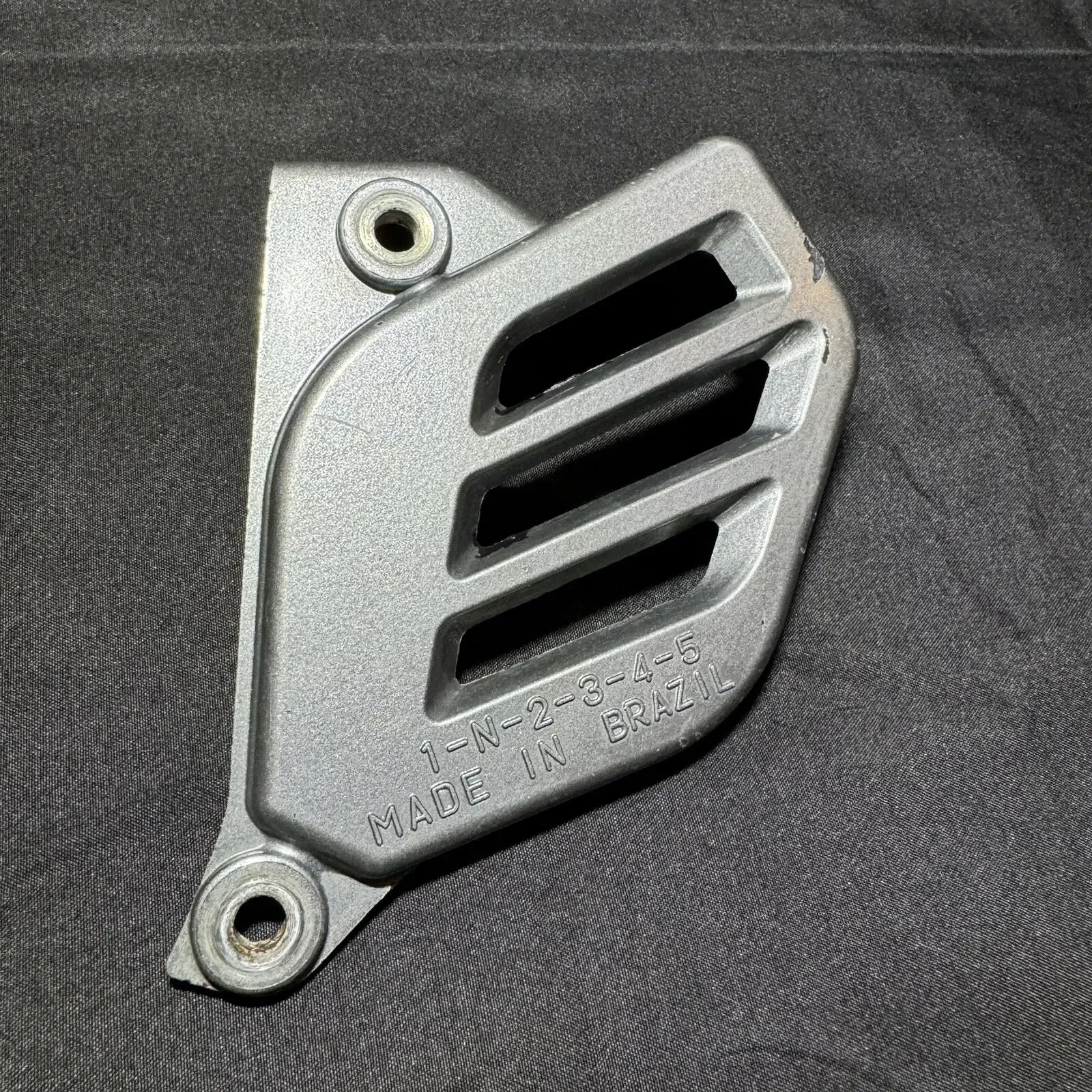 2011 00-24 Yamaha TTR125 TTR 125L OEM Engine Motor Sprocket Cover Chain Guard