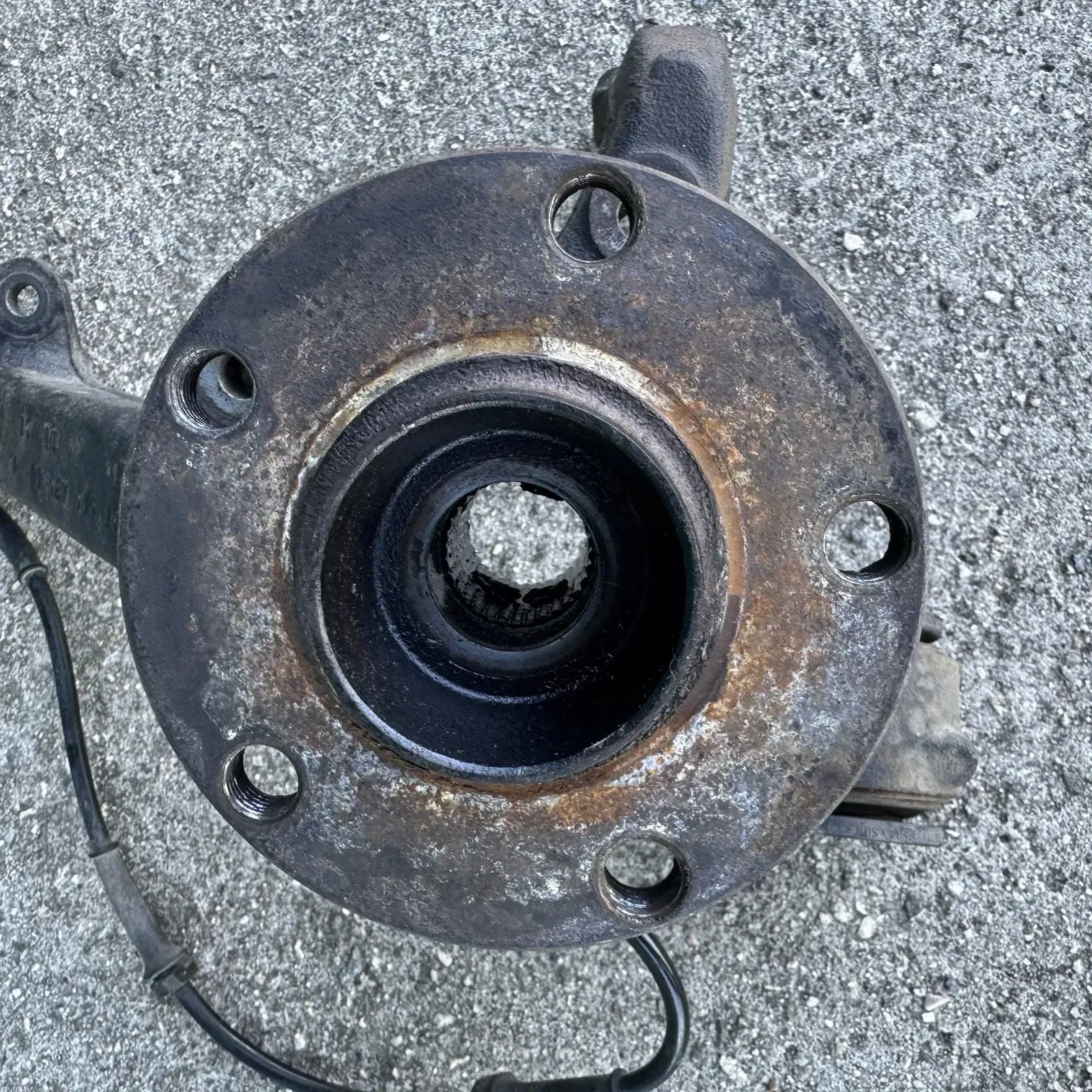 1997-2002 Audi B5 A4 S4 OEM Rear Driver Side Upright Spindle 8A0505435CD