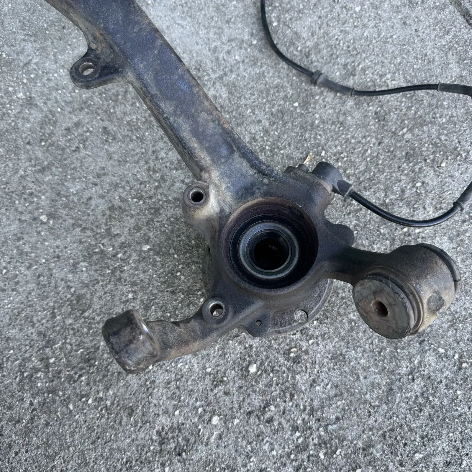 1997-2002 Audi B5 A4 S4 OEM Rear Driver Side Upright Spindle 8A0505435CD