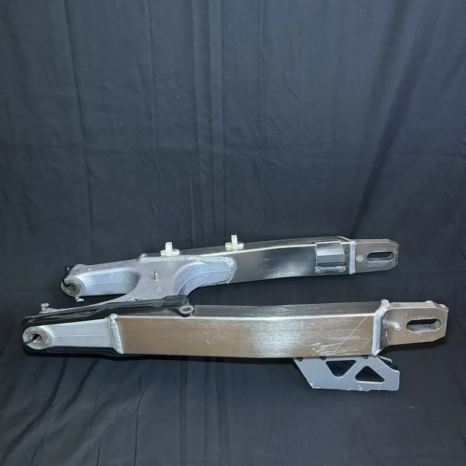 2004 SUZUKI 00-07 DRZ400 DRZ400E OEM SWINGARM SWING ARM SUSPENSION 61000-29F00