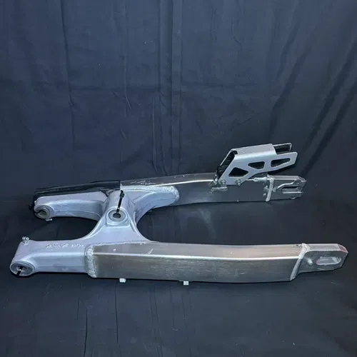 2004 SUZUKI 00-07 DRZ400 DRZ400E OEM SWINGARM SWING ARM SUSPENSION 61000-29F00