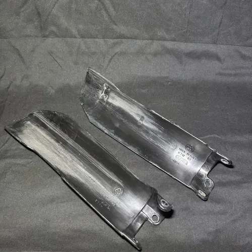 2003 03-05 KTM 200 EXC Front Fork Guards Rock Protector Black Pair Left Right