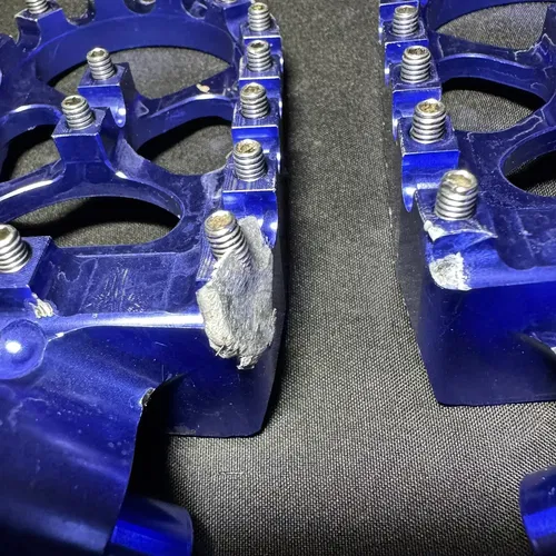 YAMAHA YZ426F YZ 426f YZ250F YZ85 WR400F Foot Pegs Pair Left & Right Blue