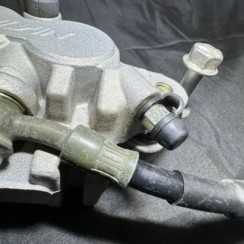 DRZ400E OEM FRONT BRAKE CALIPER / BRACKET DRZ400S DRZ400SM DRZ400 DR350 DR650 DR