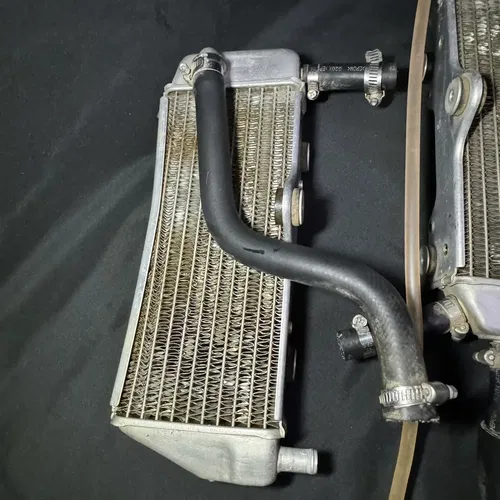 2021 05-22 YAMAHA YZ125 FILL CAP RADIATOR RIGHT & LEFT SIDE PAIR 1C3-12461-00-00