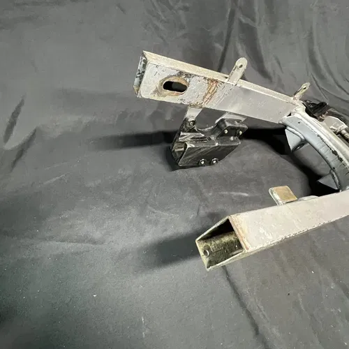 03-06 KAWASAKI KLX125 OEM SWINGARM SWING ARM SUSPENSION 33001-S001-530
