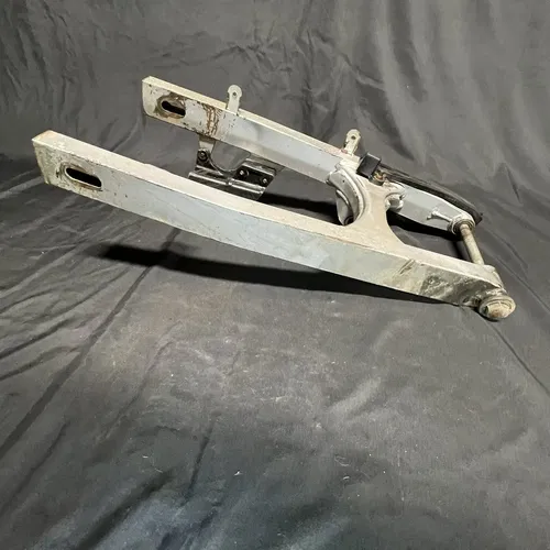 03-06 KAWASAKI KLX125 OEM SWINGARM SWING ARM SUSPENSION 33001-S001-530