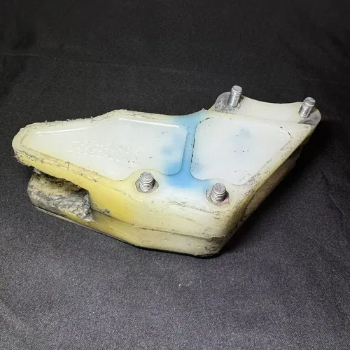 08-23 2019 KAWASAKI KLX140 KLX 140 OEM REAR SWINGARM CHAIN GUIDE & PLATE