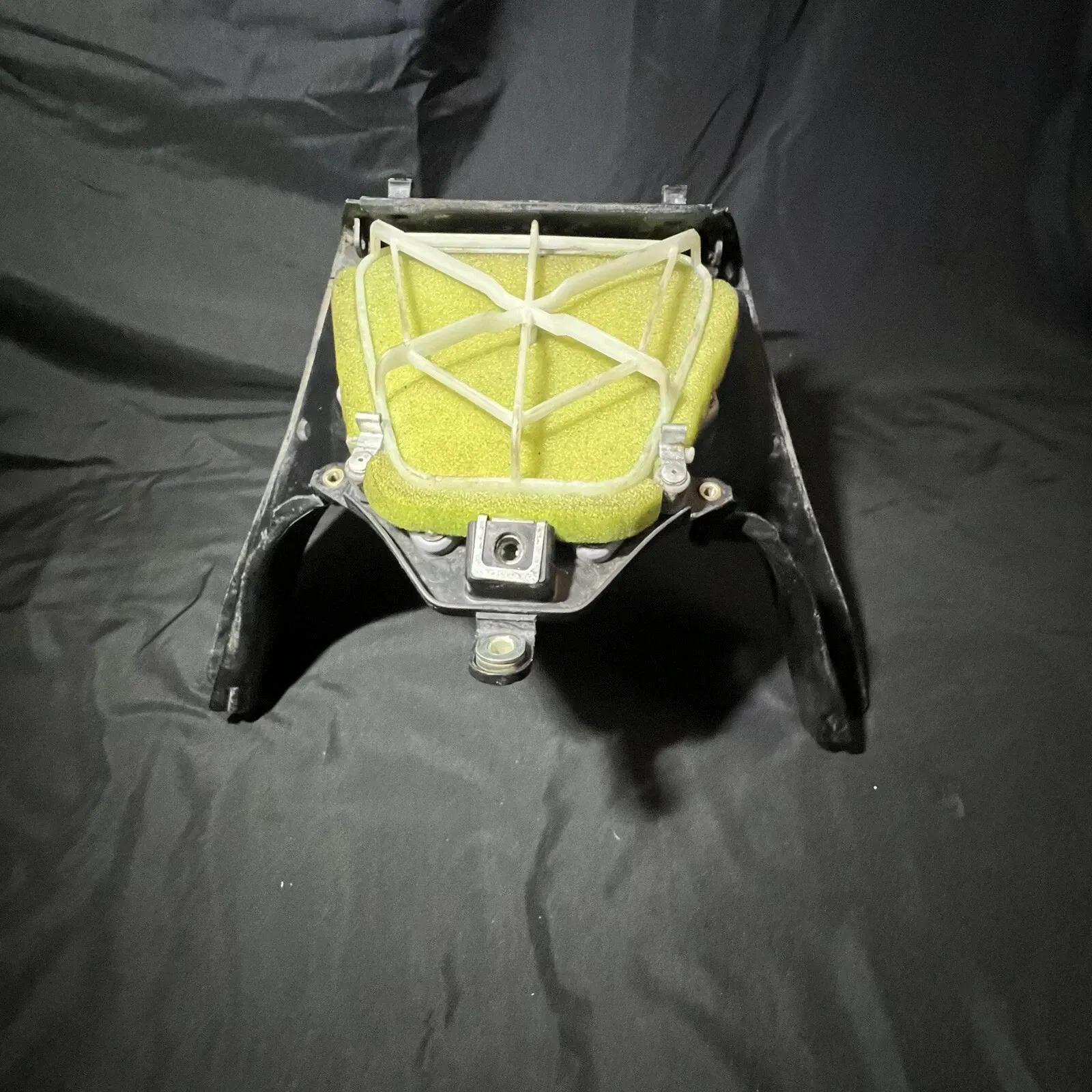 21 YAMAHA YZ 450 F YZ450F OEM FACTORY STOCK AIRBOX HOUSING BOOT BR9-14411-01-00