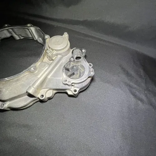 2016 14-17 YAMAHA YZ450F OEM RIGHT SIDE CASE INNER CLUTCH COVER WATER PUMP