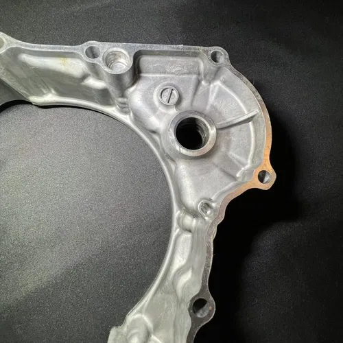 2016 14-17 YAMAHA YZ450F OEM RIGHT SIDE CASE INNER CLUTCH COVER WATER PUMP