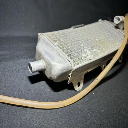 Used 2014 - 2018 Yamaha YZ250F OEM Right Radiator 1SL-12461-00-00 YZ450F YZ 450