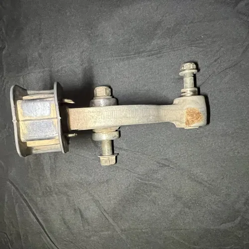 00-07 Yamaha TTR125 TTR125LE Shock Linkage Link Suspension TTR 125L Yamaha OEM