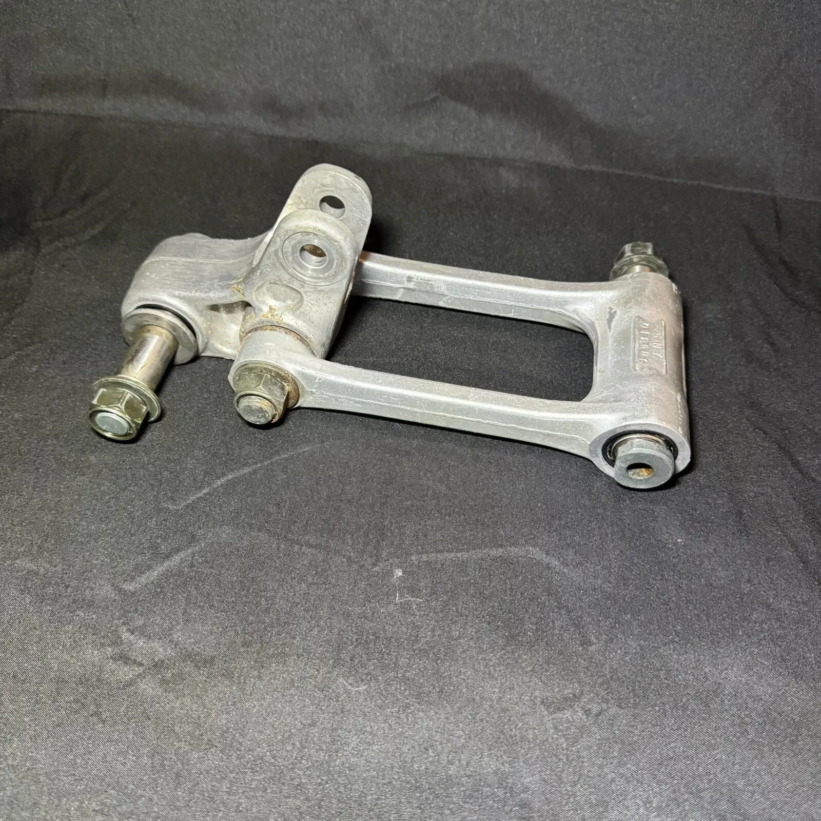 Shock Linkage Arm Link Dog Bone Rear Mono YZ125 YZ250F YZ400F YZ426F WR250F