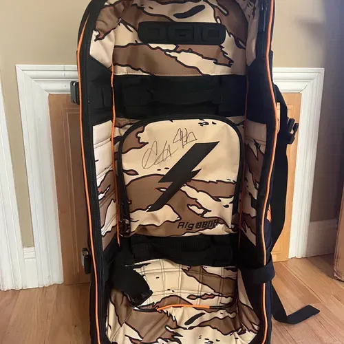 Slayco Ogio 9800 Gear Bag Signed By Axell Hodges 