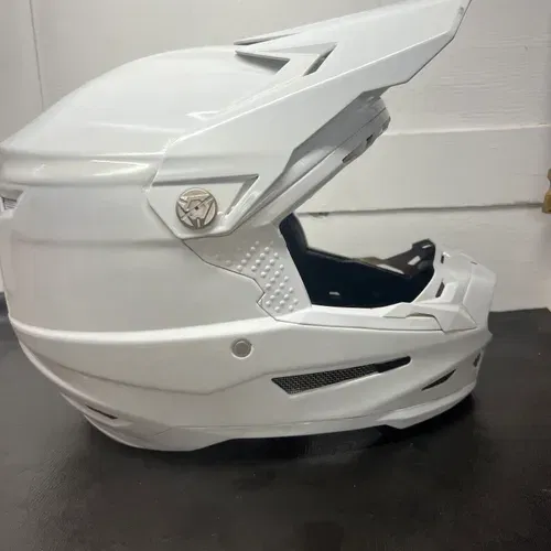 6D Helmets - Size S Custom Painted All White 