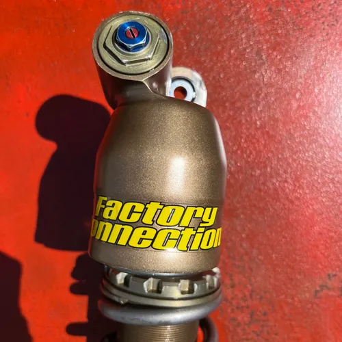 Showa A kit shock