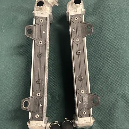 Radiator set from 2021 FC450.  
